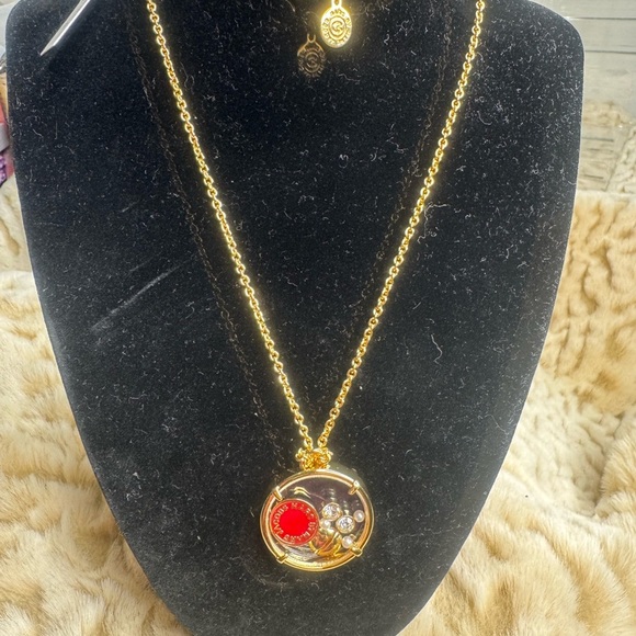 Marc Jacob’s Gold and Red Floating charm Necklace. NWT, w MJ dust bag. - Picture 4 of 9
